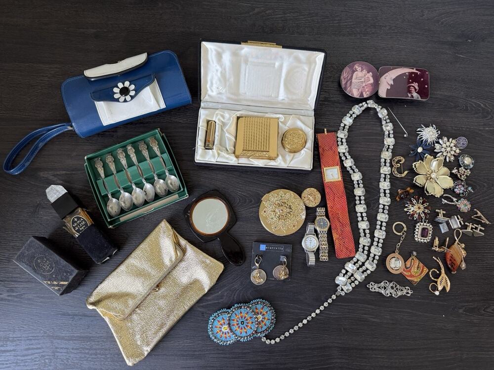 Vintage Jewelry & Accessorie Lot Watches Purses Compact Rhinestones Vanity Decor